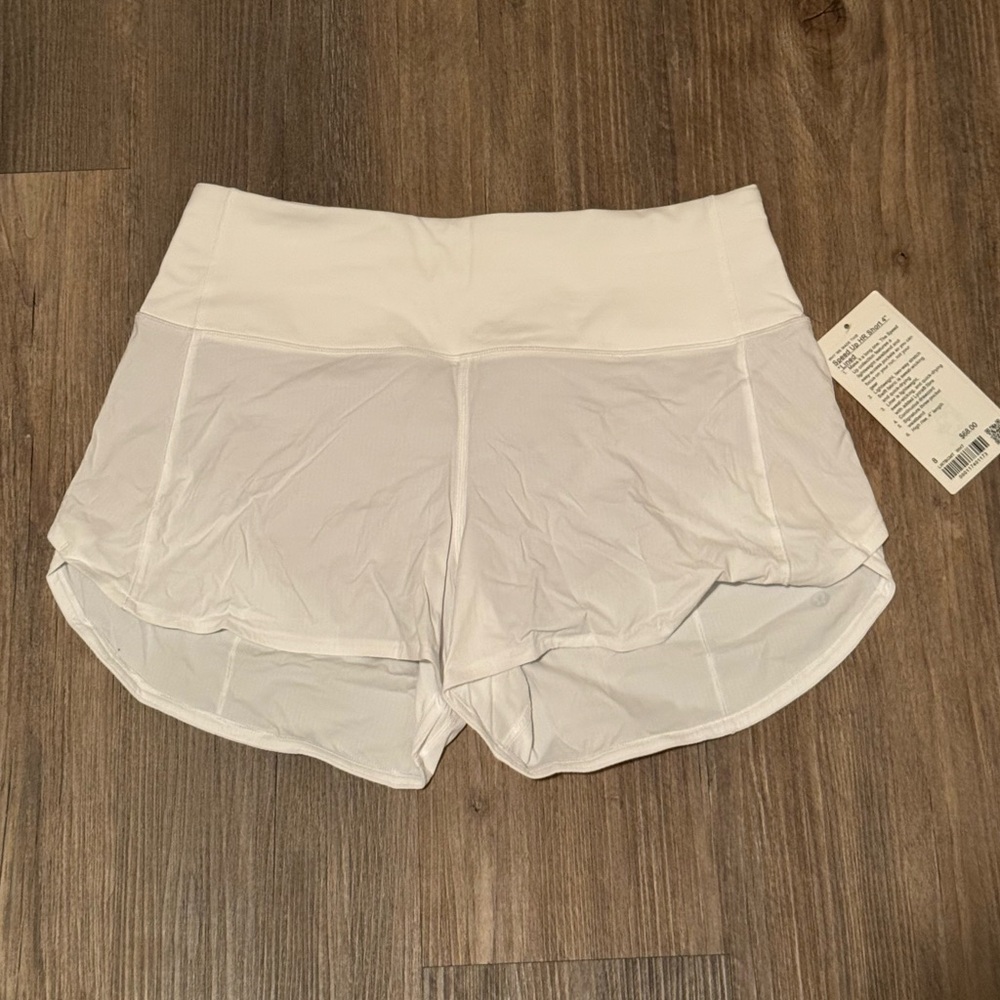 Lululemon Speed Up High Rise Shorts, 4 in inseam New With Tags in White